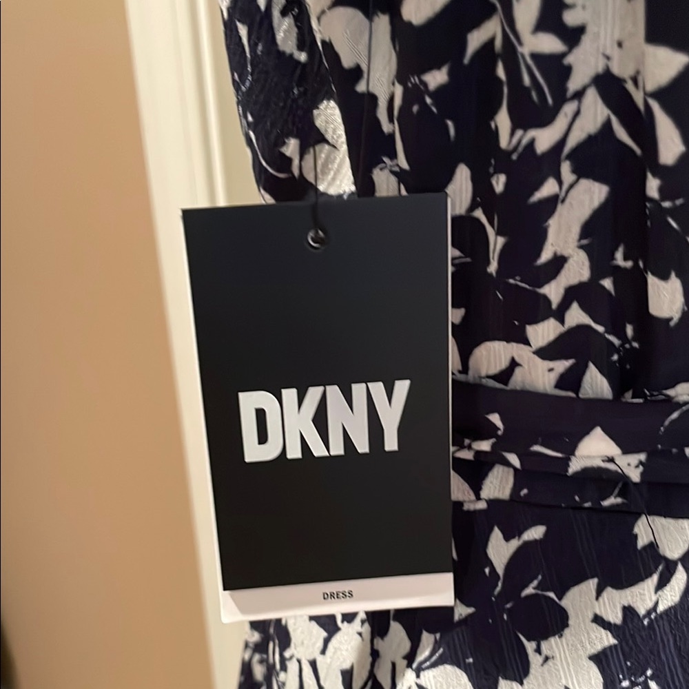 DKNY
Floral High Low Faux Wrap Dress Size  10 - Picture 6 of 10